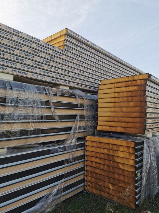 panouri sandwich termoizolante 100 mm PIR, 7016 ext/9002 int