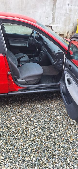 Vând Audi A4  berlină