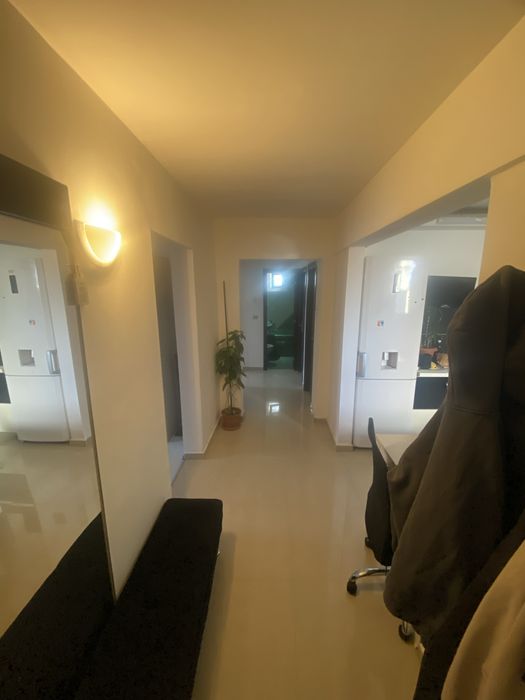 Vand apartament 4 camere