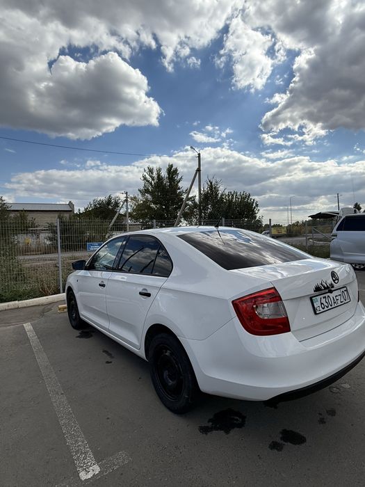 Продам шкода рапид 2013 г