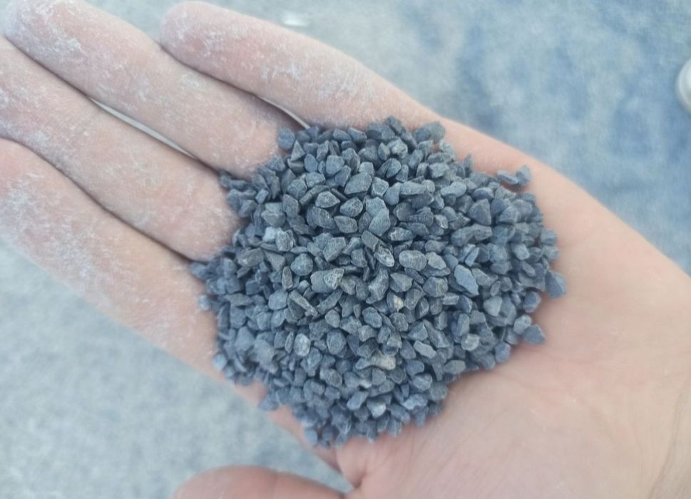 Мраморная крошка белы, черный . Любые фракци и обьём.  . 

Хар хил Фра