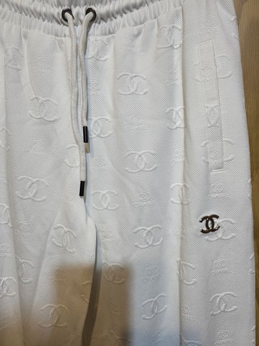 Красив екип CHANEL - в черно и в бяло