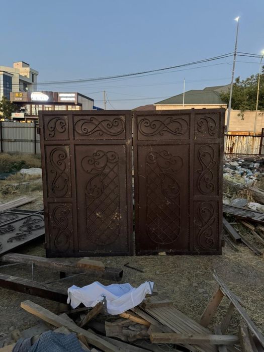 Продается металлическая ворота для гаража,