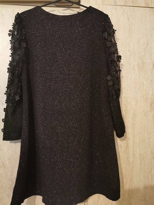 Различни празнични рокли л хл