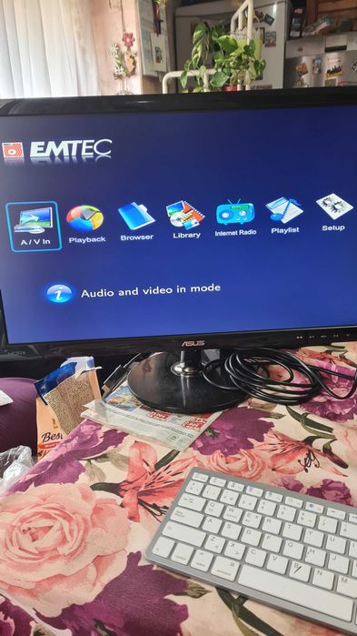 Мулти медия EMTEC Q-800 цена 35 евро