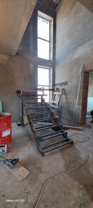 Лестница из металла