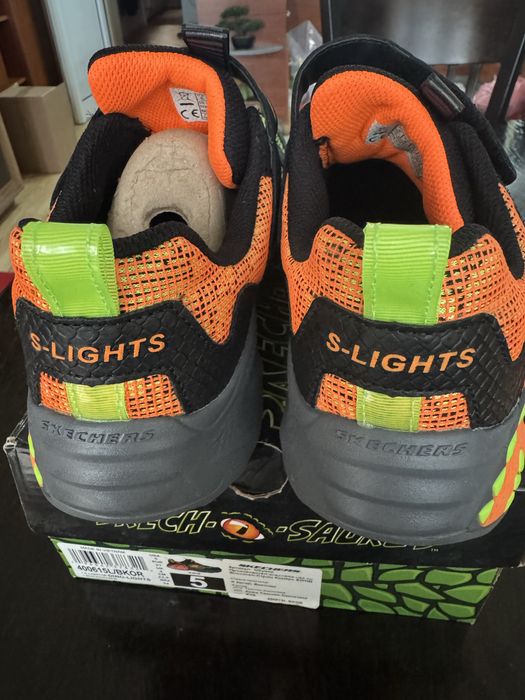 НОВИ!!!Детски Маратонки Skechers Dino lights N 37