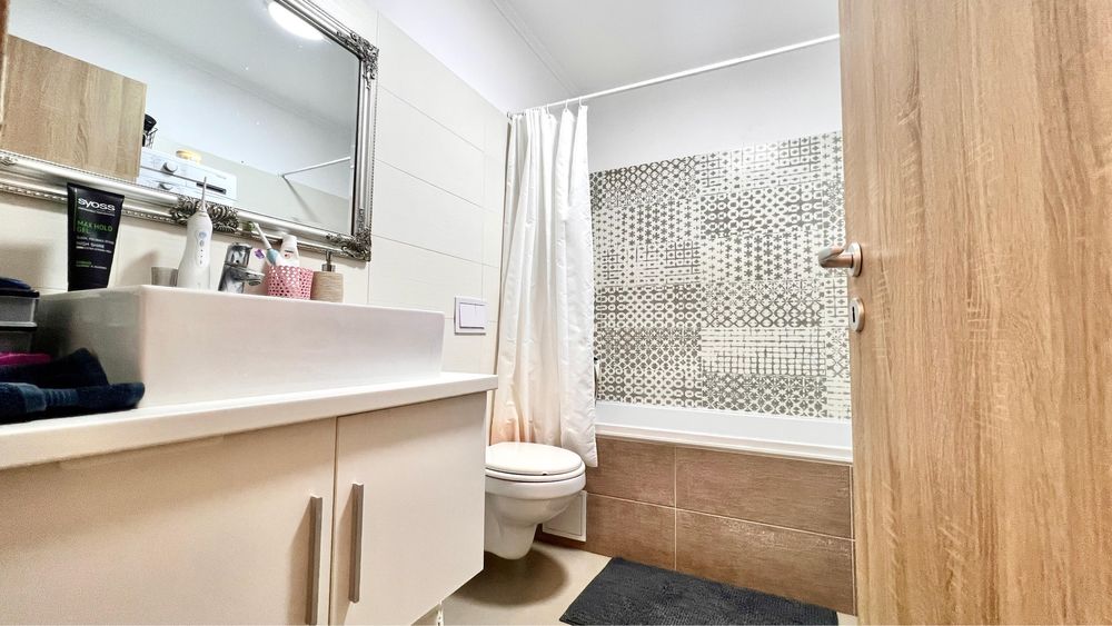 Vand apartament 3 camere Dumbravita