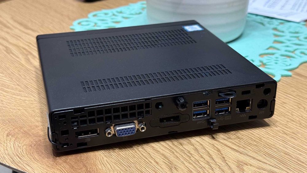 HP ProDesk 600 G2 - Pentium G4400T / 8GB DDR4 / 240GB Kingston SSD / Intel 7260AC + Bluetooth / Win 10 PRO