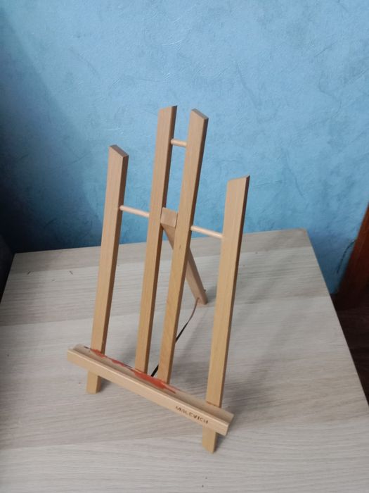 Продам настольный мольберт