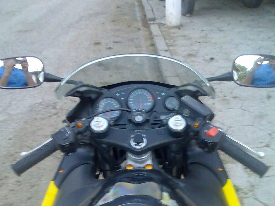 Honda- CBR-F4- Мотор