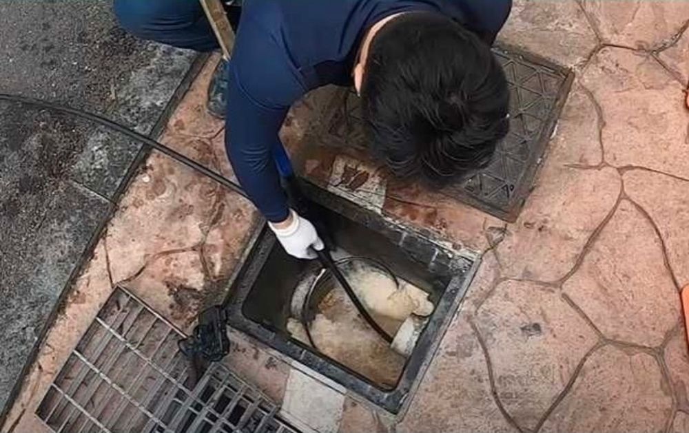 Крот Сантехника прочистка канализации  аппарат работаем аккуратно