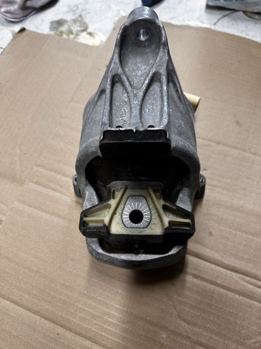 Suport motor audi a4.b9.a 5.b9.cod:8w0199372.cq.