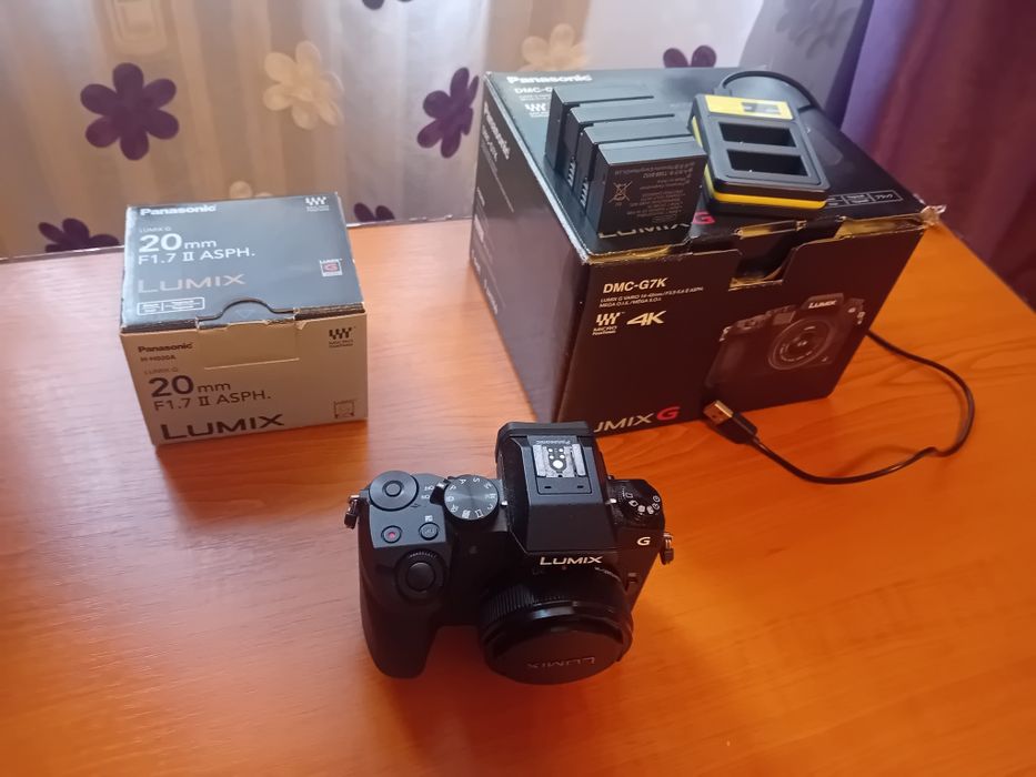 Vând panasonic lumix g7