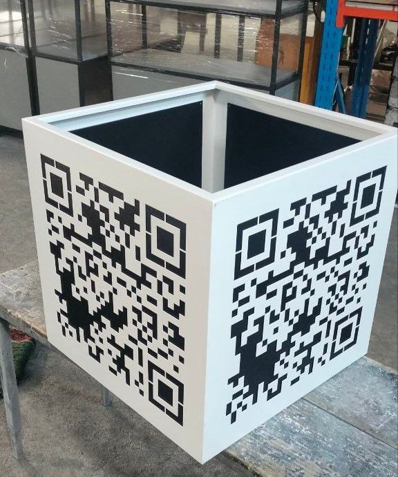 Кашпо металлический