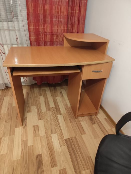 Vând  mobila   de sufragerie