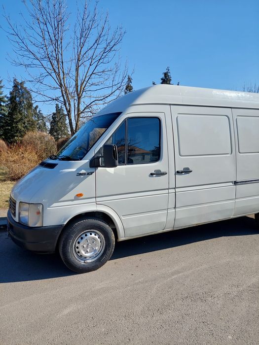 Transport marfa mutare bagaje cuti mobila debarasari manipulare etc