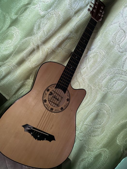 Chitară acustică Jielisi (model Cutaway) + Husă inclusă – Ca nouă