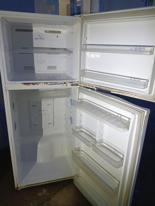 Холодильник б/у, в хорошем состоянии