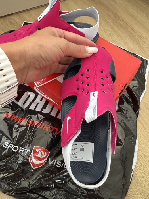 Сандали Nike номер 33,5