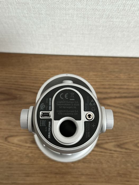 Продам микрофон Blue Yeti