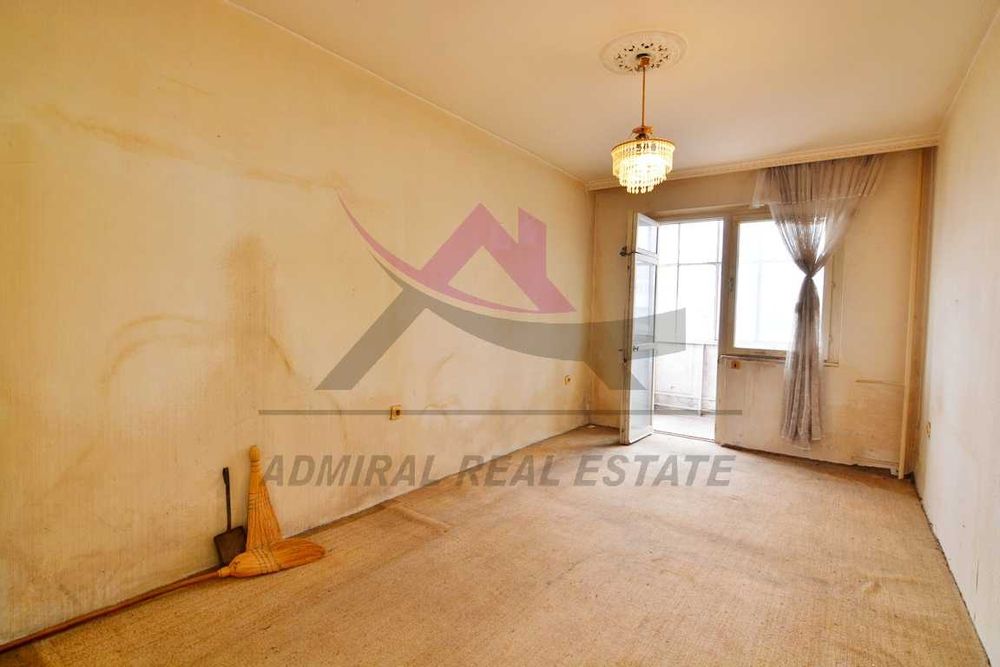 Продава се Двустаен апартамент в Варна, Цветен квартал - 65 кв.м за 1877 €/кв.м - Снимка #3