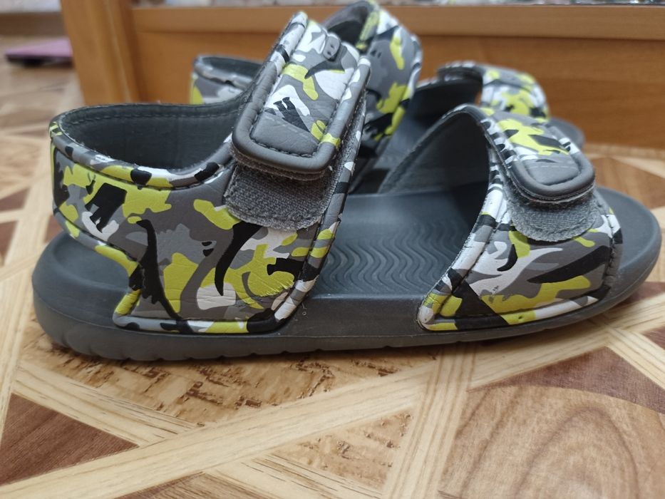 Продам пляжные сандали