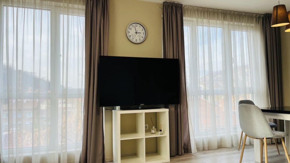 Дава се под наем Тристаен апартамент в Пловдив, Младежки Хълм - 90 кв.м за 800 € - Снимка #2