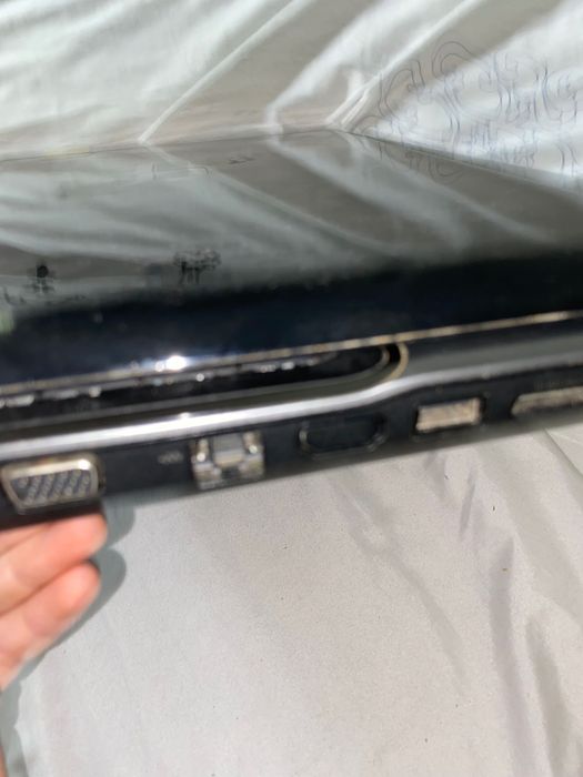 Vând laptop compaq