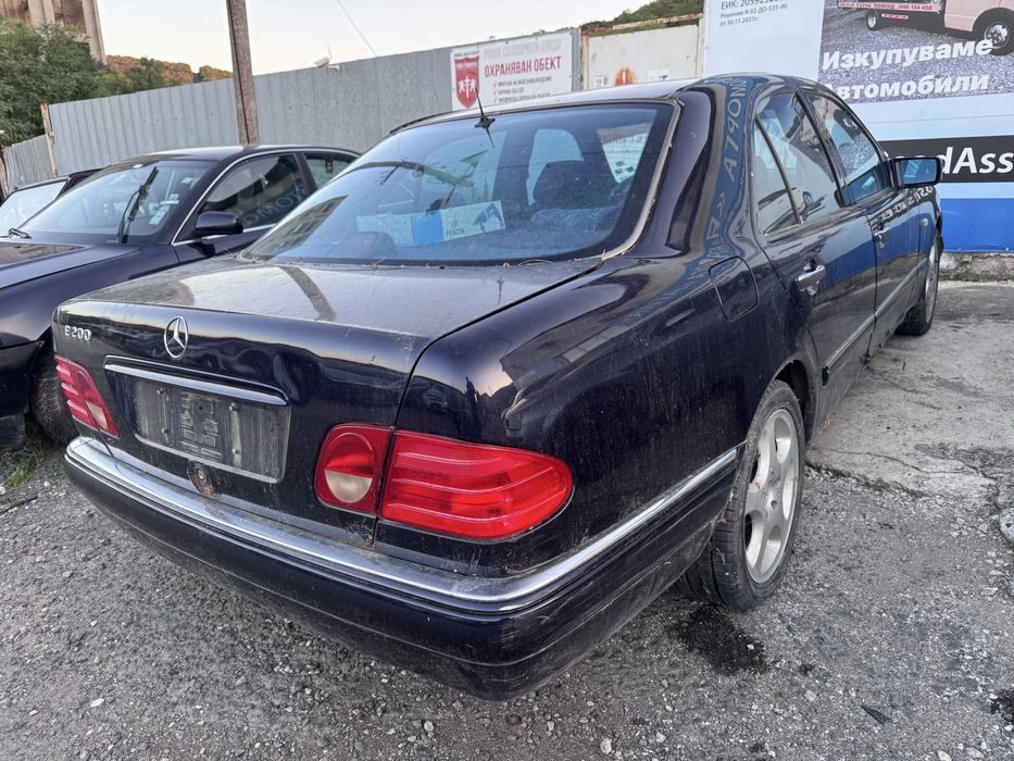 Мерцедес е200 136кс 1999г На Части