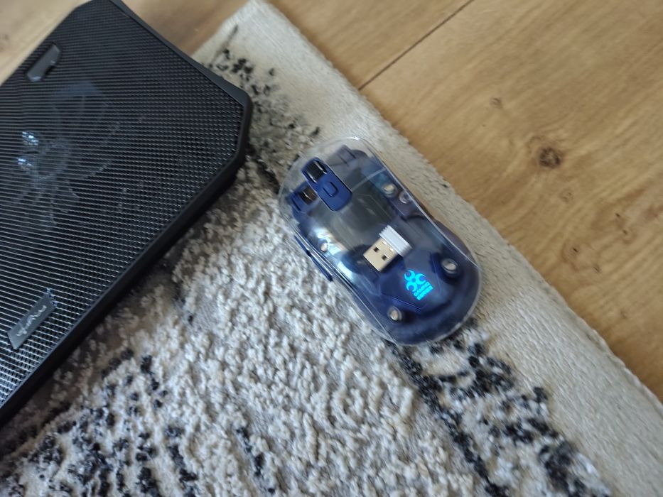Vând laptop msi ms-16r8 gaming cu maus ventilatoare și  usb de internet