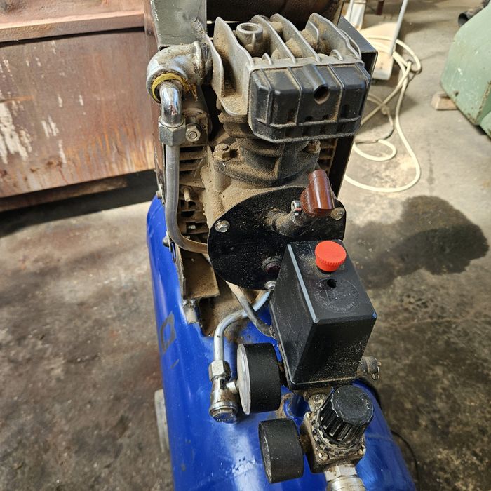 компресор с две бутилки по 25 lt