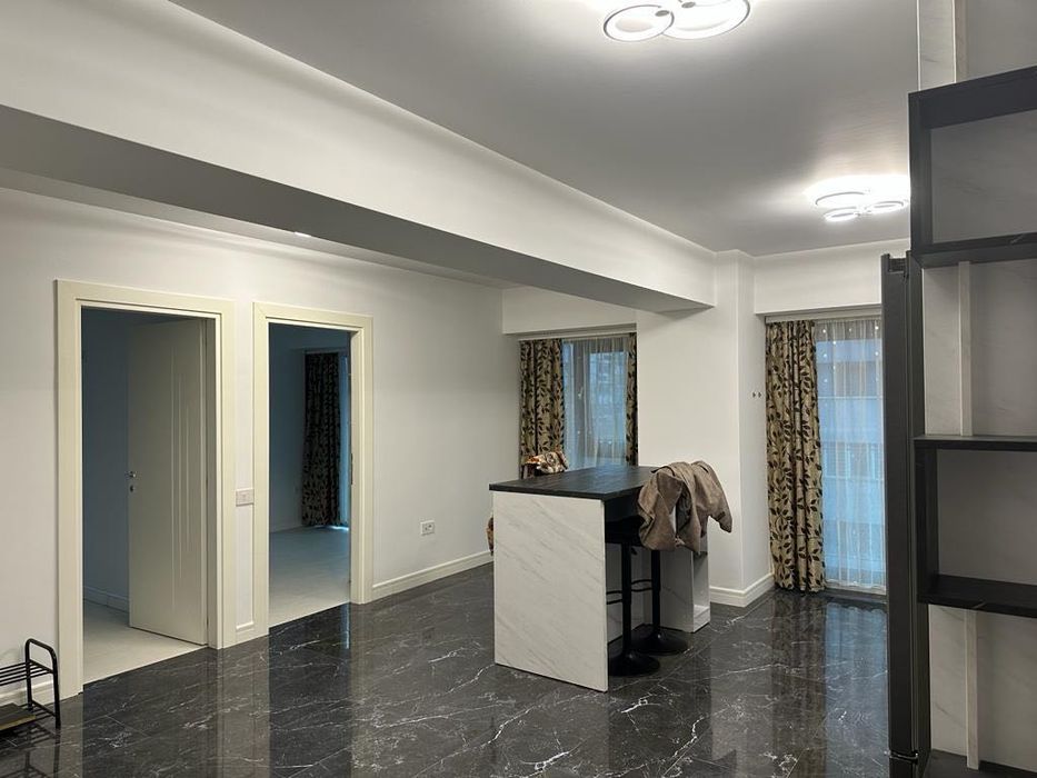 Inchiriez spatiucomercial/ ap 3 camere zona centrala/ Renting apartament for business or to live in city center
