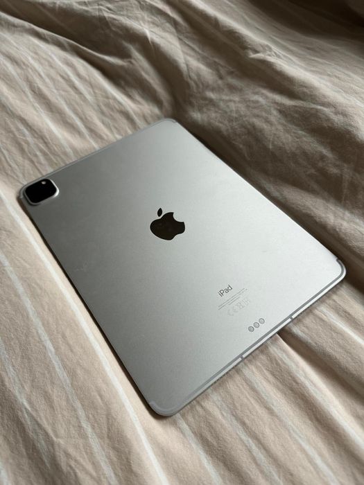 iPad Pro 11-inch (3rd Generation) Wi-Fi + Cellular