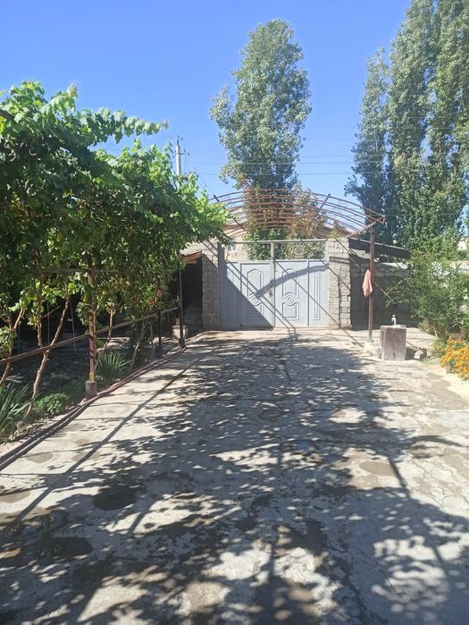 Чиноздан уй сотлади