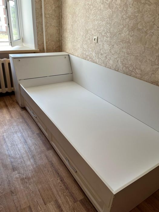 Продам кровать 1- спальную