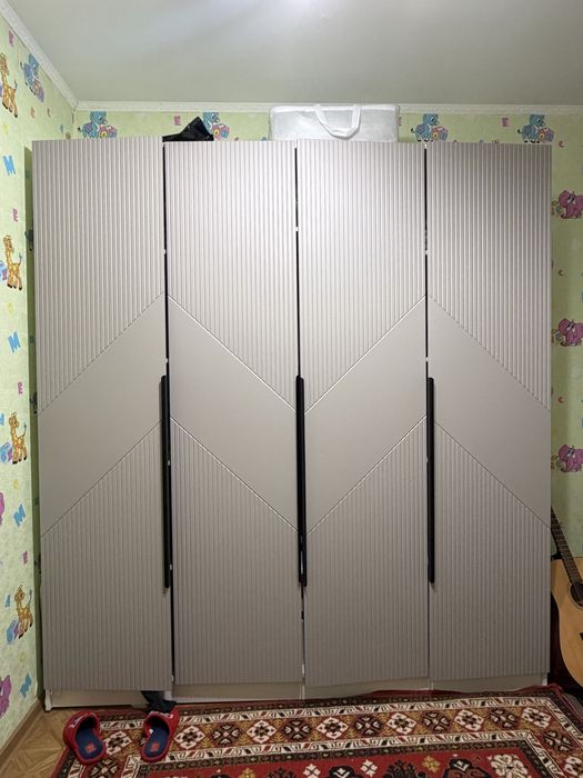 Продам почти новый шкаф