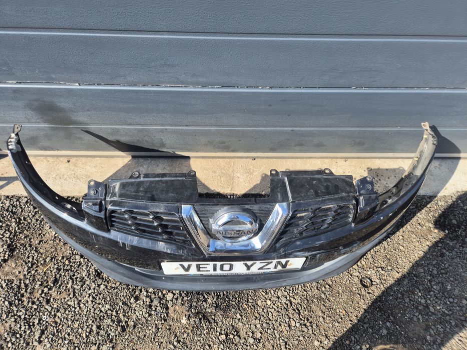Bara fata Nissan Qashqay 2010-2012 cu camera in grila