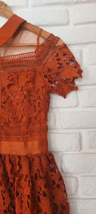 Продавам официална рокля