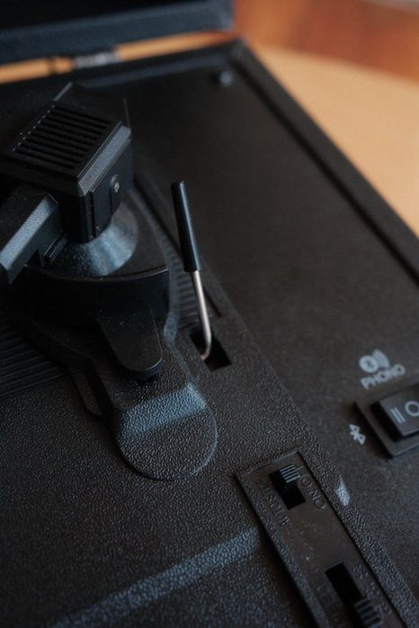 Crosley Voyager CR8017B Портативен Грамофон - За Ремонт