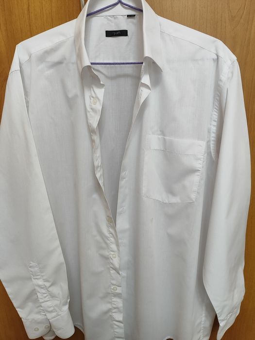 Рубашки белые, пиджак