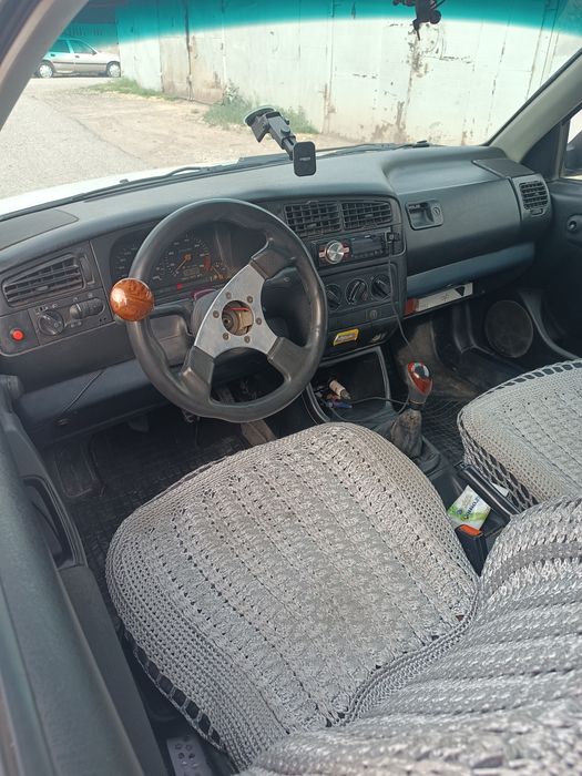 Продам гольф 3 1.8 объем 1992 года