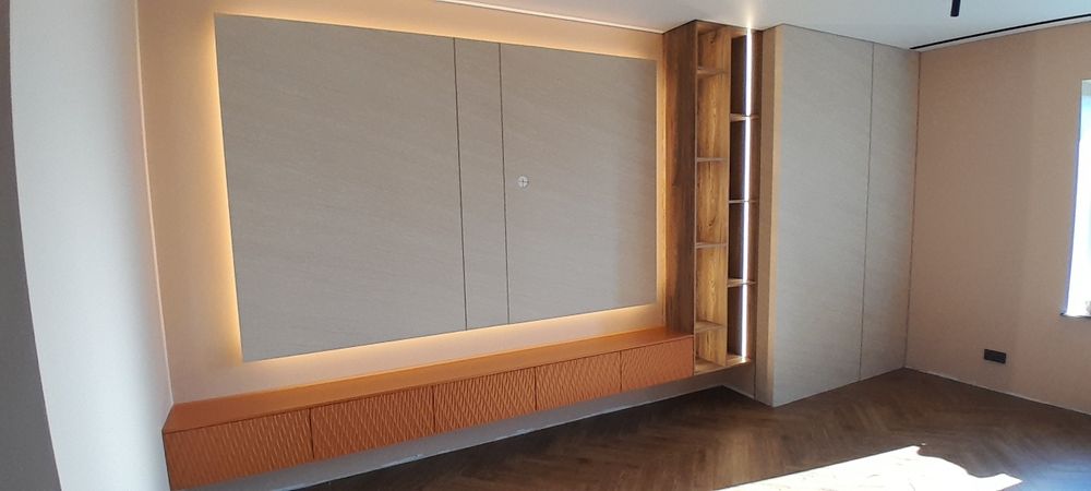 Плотник. Электрик. Сантехник.