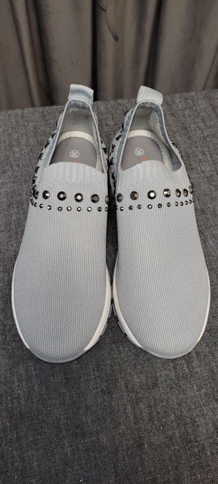 Sneakersi superbi BERNIE MEV NEW YORK!