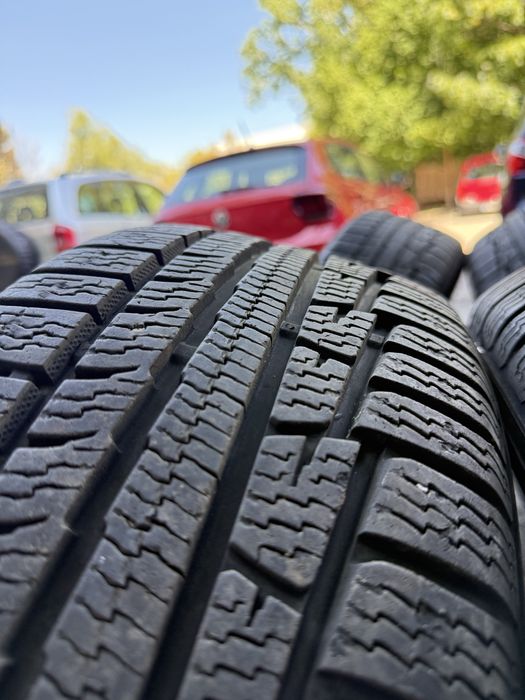 4бр Зимни Гуми с джанти 205/55/16 NOKIAN + 5бр тасове оригинални на Пежо