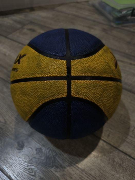 Баскетбольный мяч