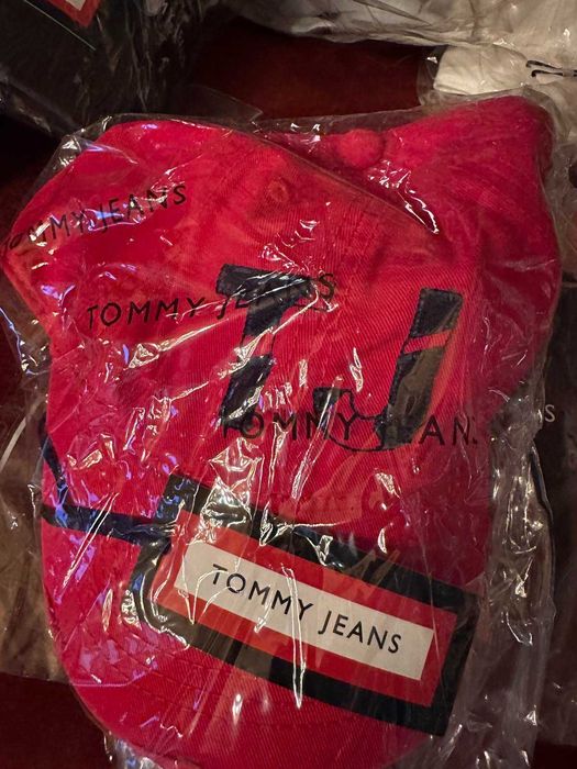 Шапки Tommy Jeans