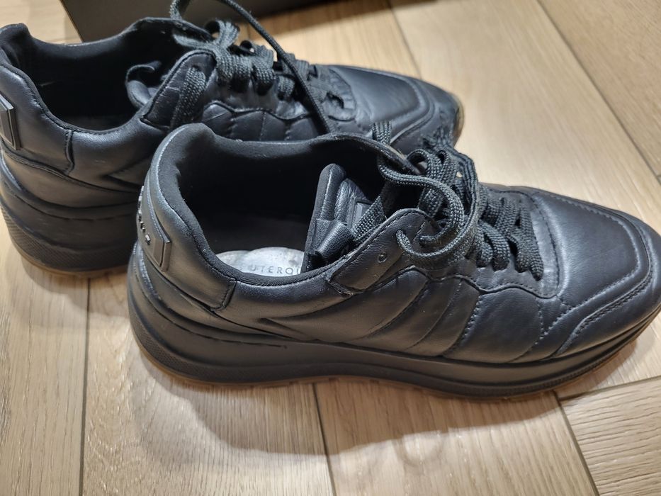 Продаются кроссовки Uterque