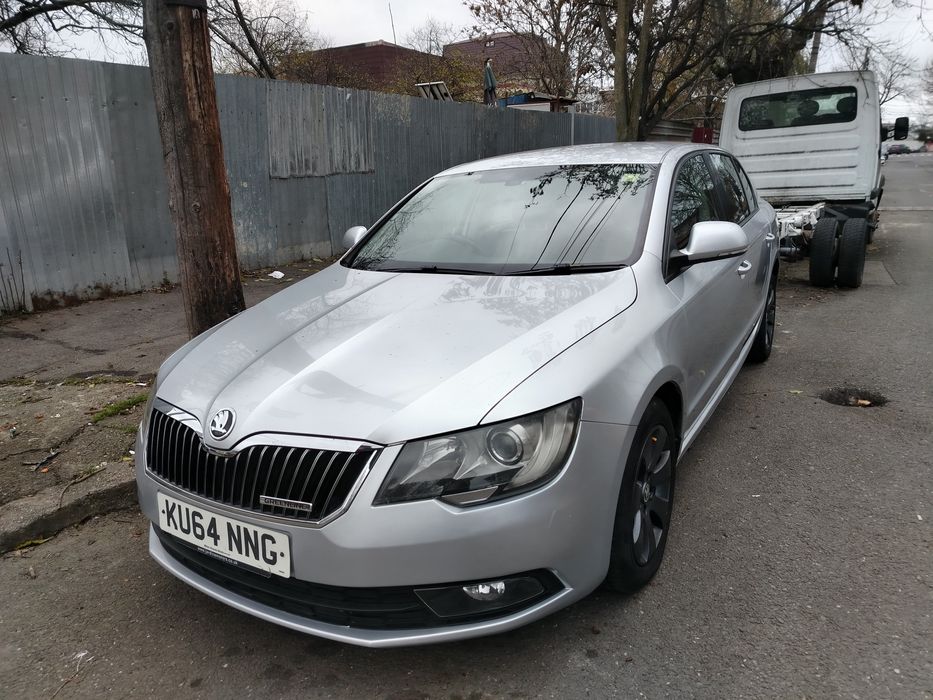 Vând Skoda superb 16 tdi