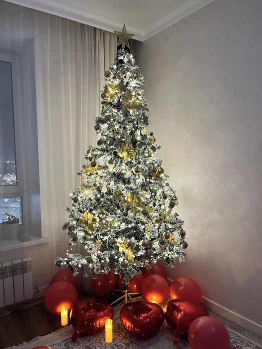 Продам елку 2.4метра